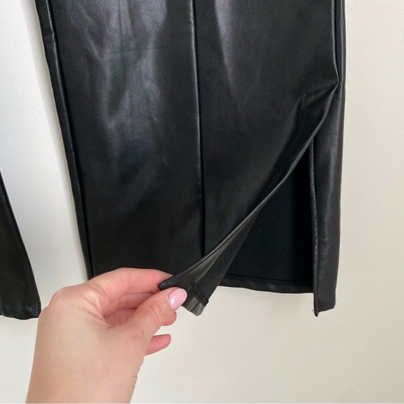 abercrombie & fitch - vegan leather split hem slim flare pant bottoms high-rise - Picture 4 of 8